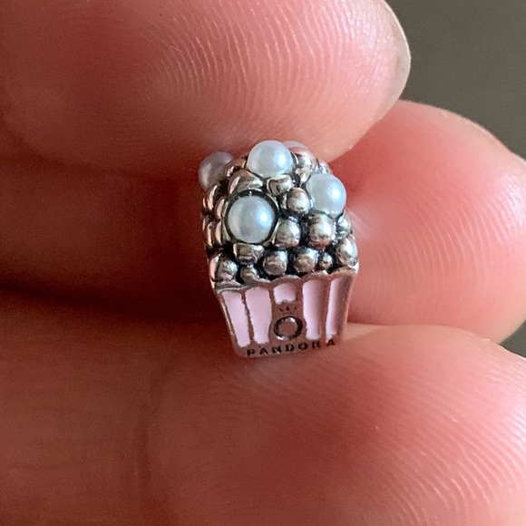 NWOT Delicious Popcorn Charm, Pale Pink Enamel & White Crystal Pearls Silver 925 - Picture 6 of 9